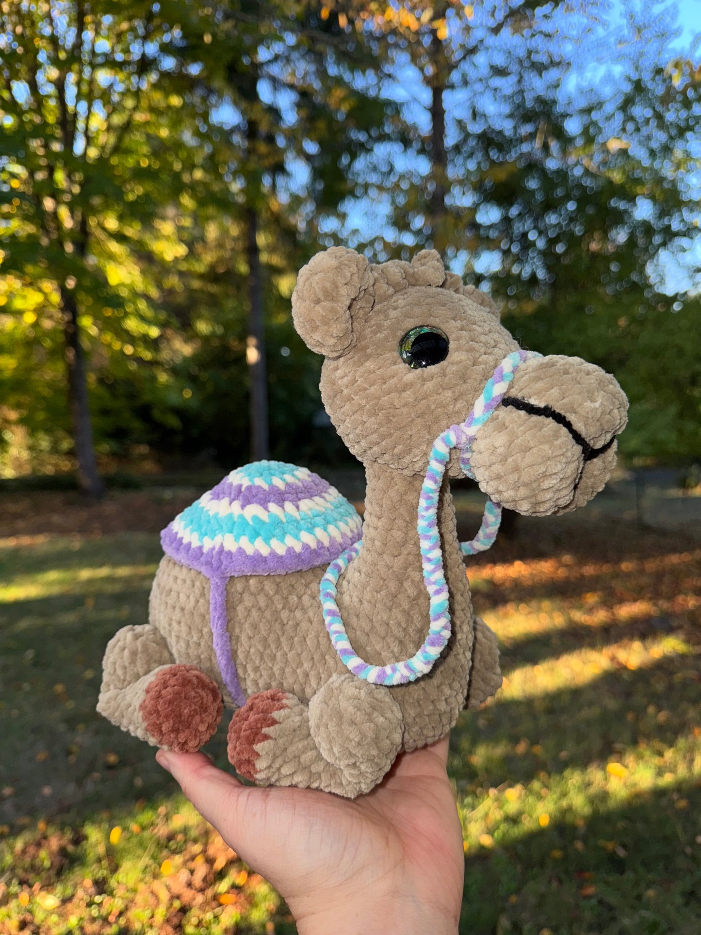 Crochet camel with saddle