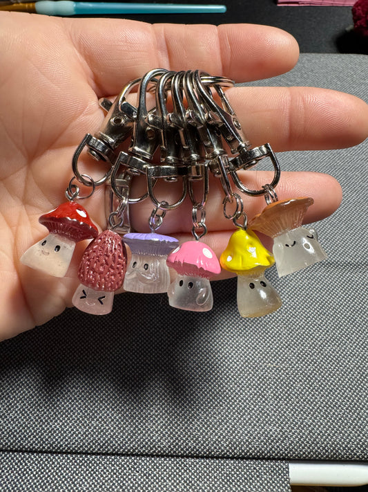 Mushroom stitch markers
